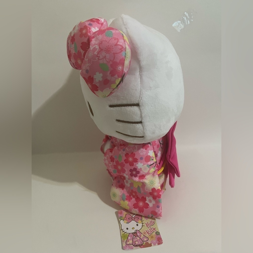 Hello Kitty 2019 Gotochi Sakura Kimono Plush - Picture 5 of 8